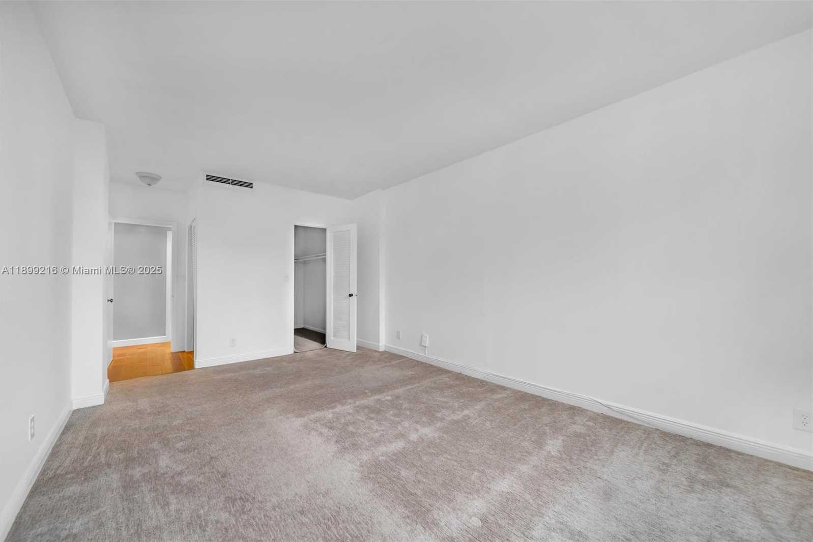 Small Image of 1455 NORTH TREASURE DR #3K, North Bay Village Number 19