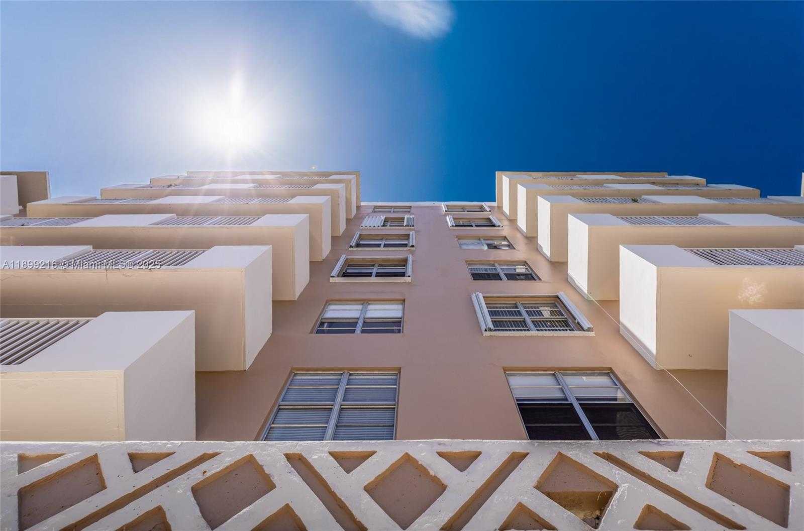 Small Image of 1455 NORTH TREASURE DR #3K, North Bay Village Number 29