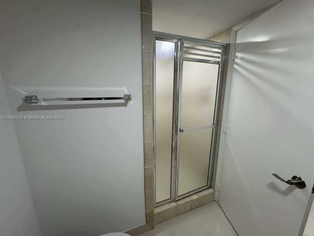 Small Image of 520 BRICKELL KEY DR #A802, Miami Number 13