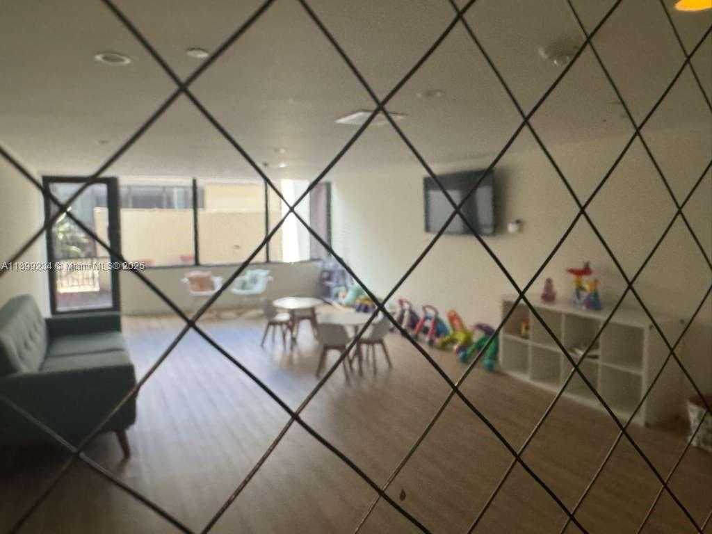 Small Image of 520 BRICKELL KEY DR #A802, Miami Number 26