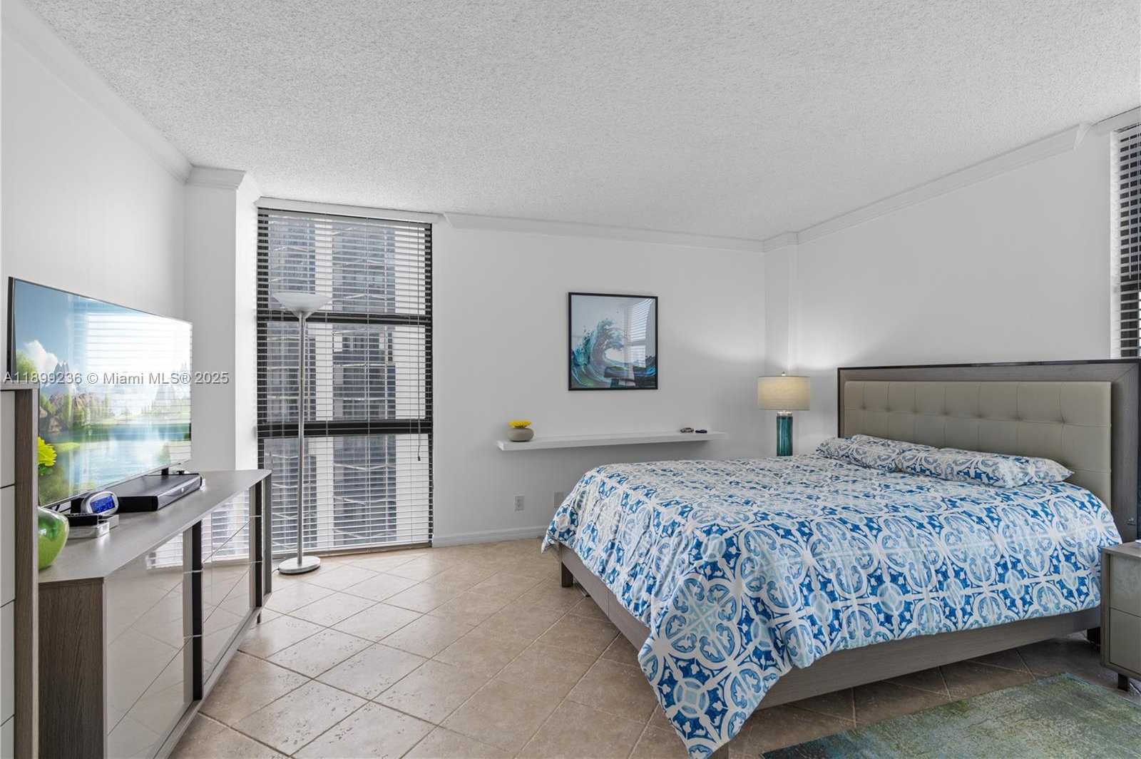 Small Image of 20379 WEST COUNTRY CLUB DR #2039, Aventura Number 13