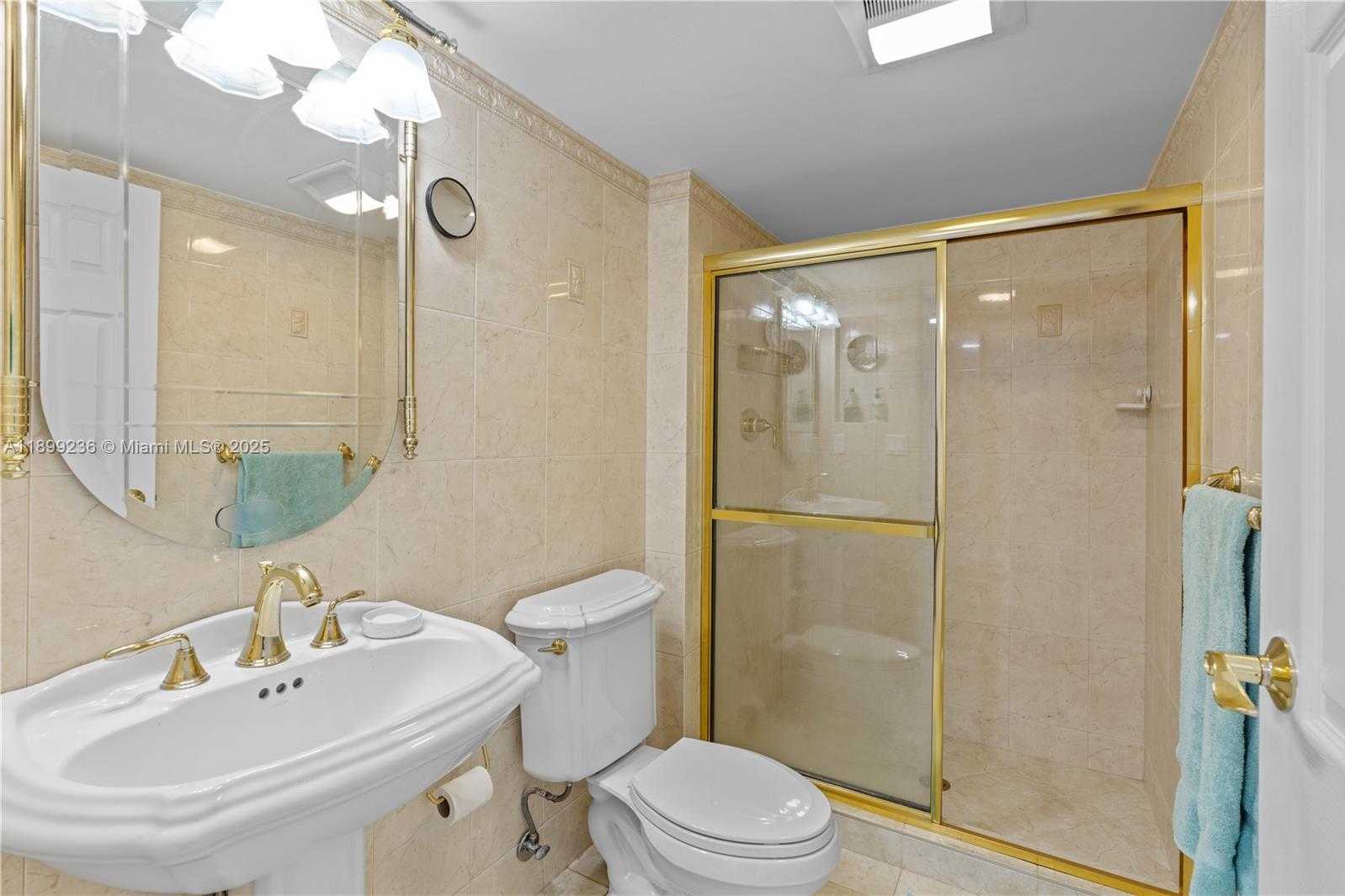 Small Image of 20379 WEST COUNTRY CLUB DR #2039, Aventura Number 16