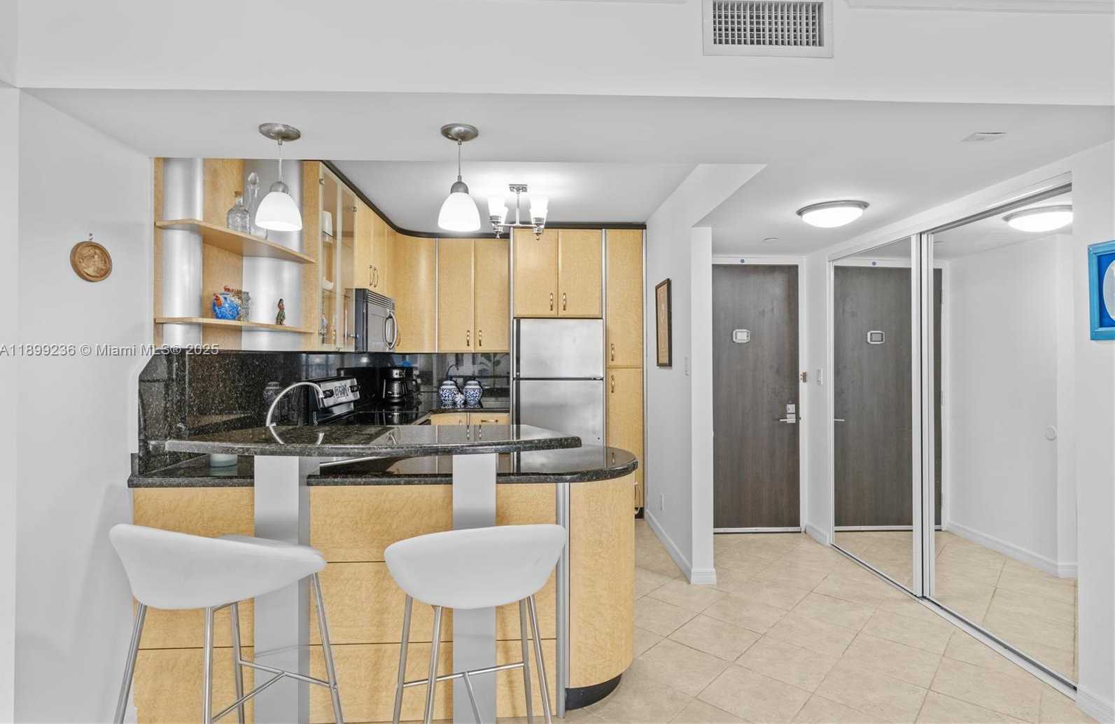 Small Image of 20379 WEST COUNTRY CLUB DR #2039, Aventura Number 7