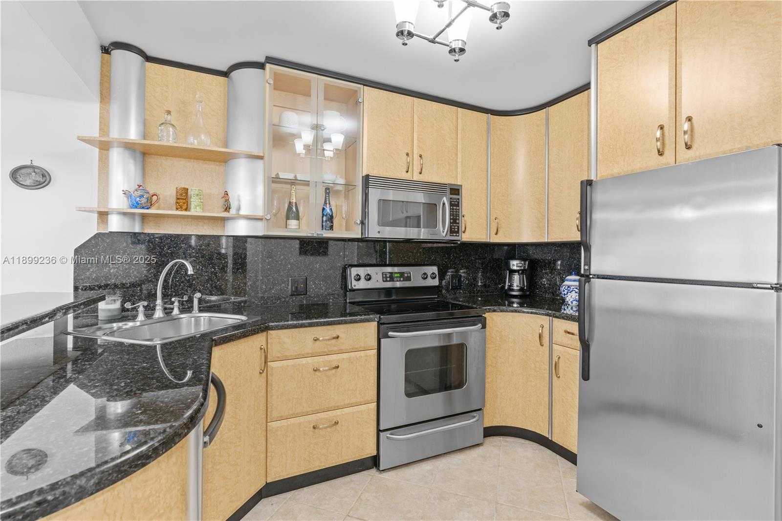 Small Image of 20379 WEST COUNTRY CLUB DR #2039, Aventura Number 8