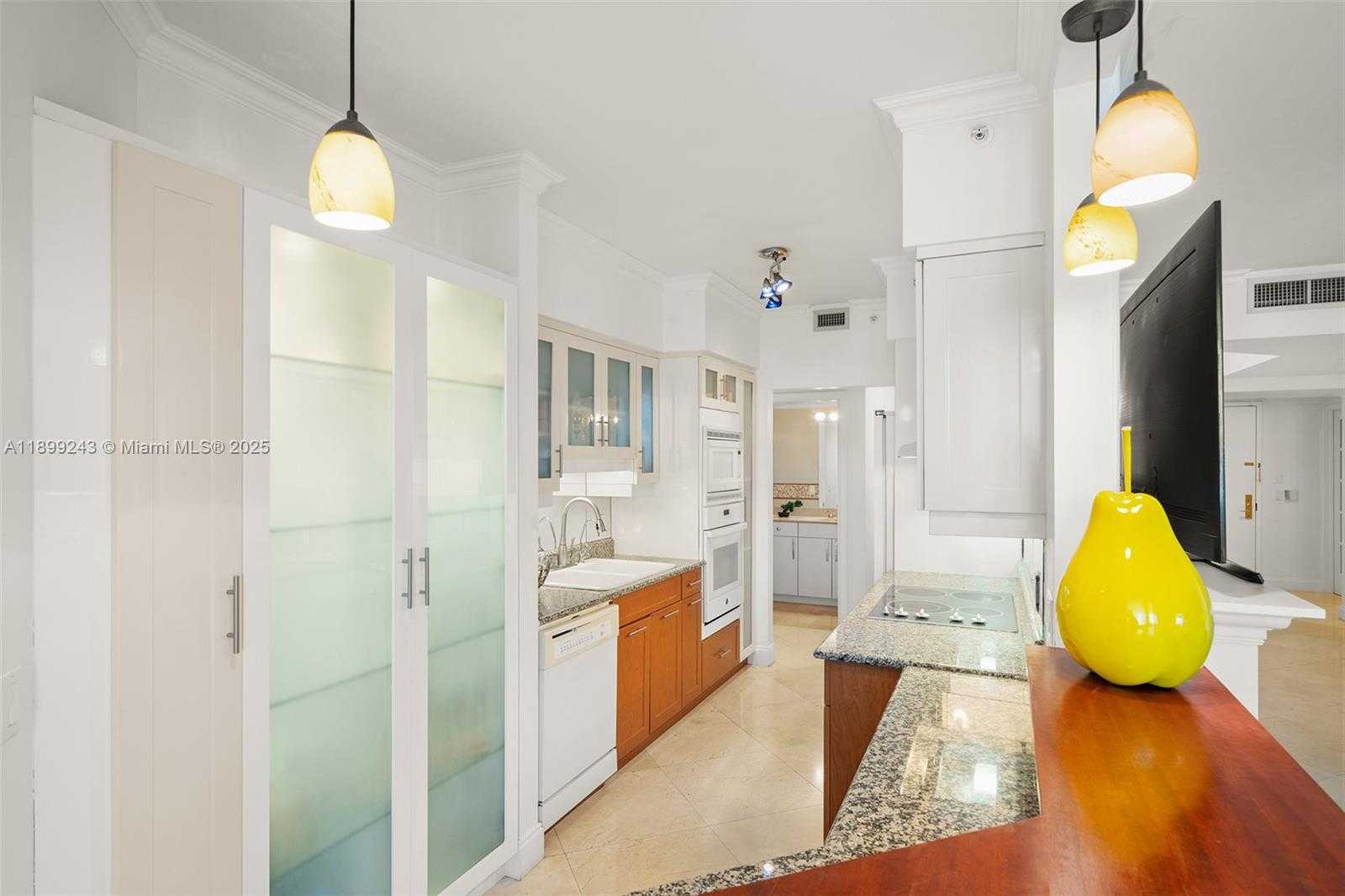 Small Image of 4775 COLLINS AVE #1708, Miami Beach Number 11