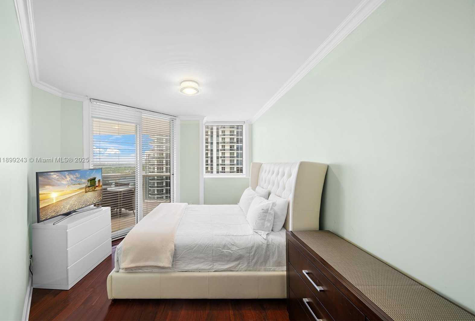 Small Image of 4775 COLLINS AVE #1708, Miami Beach Number 21