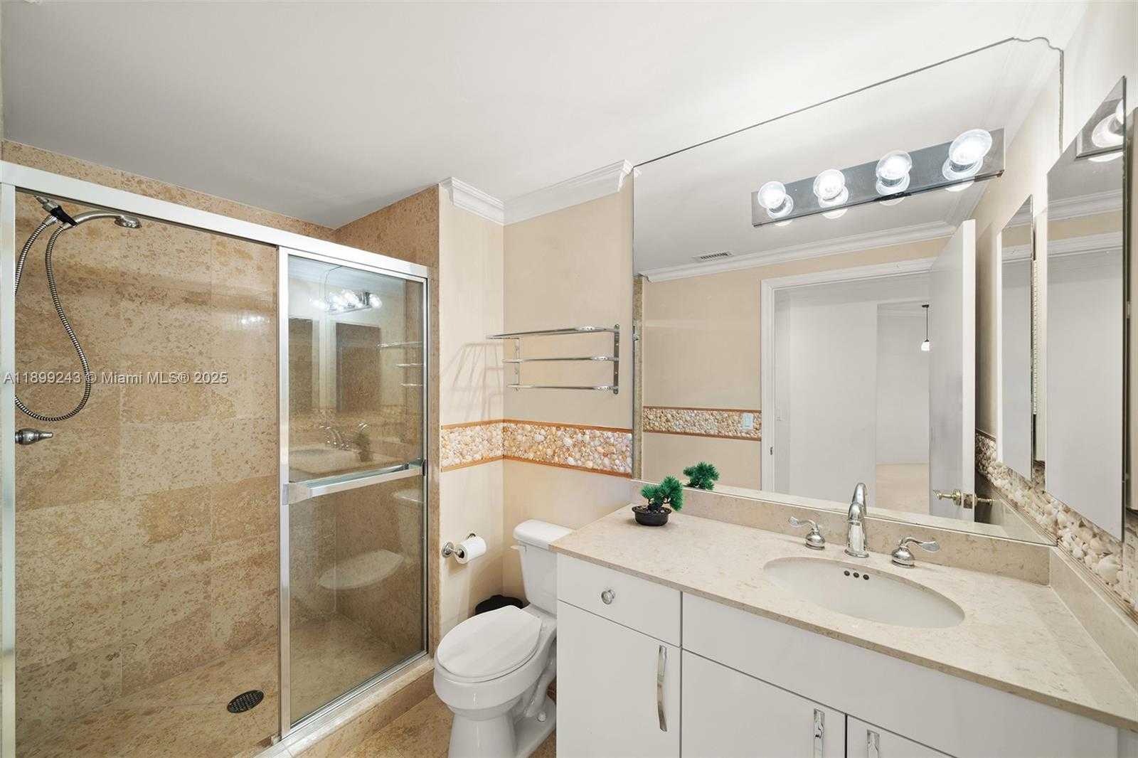 Small Image of 4775 COLLINS AVE #1708, Miami Beach Number 23