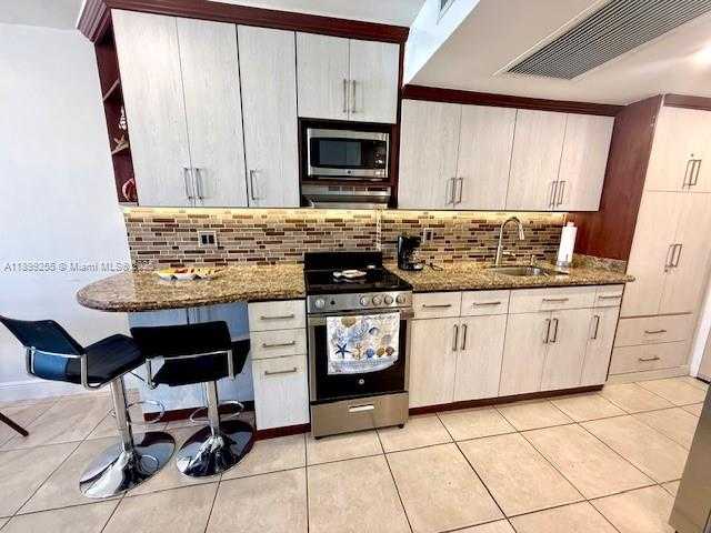 Small Image of 19201 COLLINS AVE #1147, Sunny Isles Beach Number 14