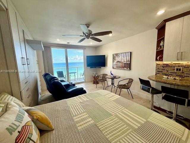 Small Image of 19201 COLLINS AVE #1147, Sunny Isles Beach Number 5
