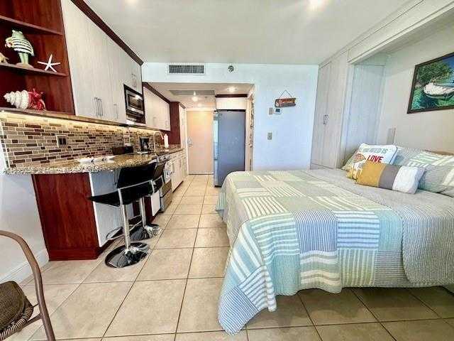 Small Image of 19201 COLLINS AVE #1147, Sunny Isles Beach Number 7