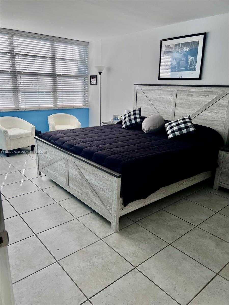 Small Image of 2016 BAY DR #203, Miami Beach Number 16