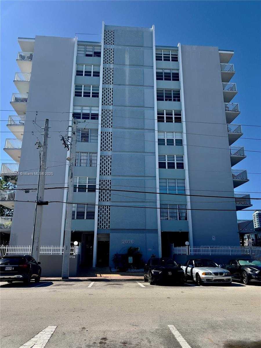 Small Image of 2016 BAY DR #203, Miami Beach Number 2
