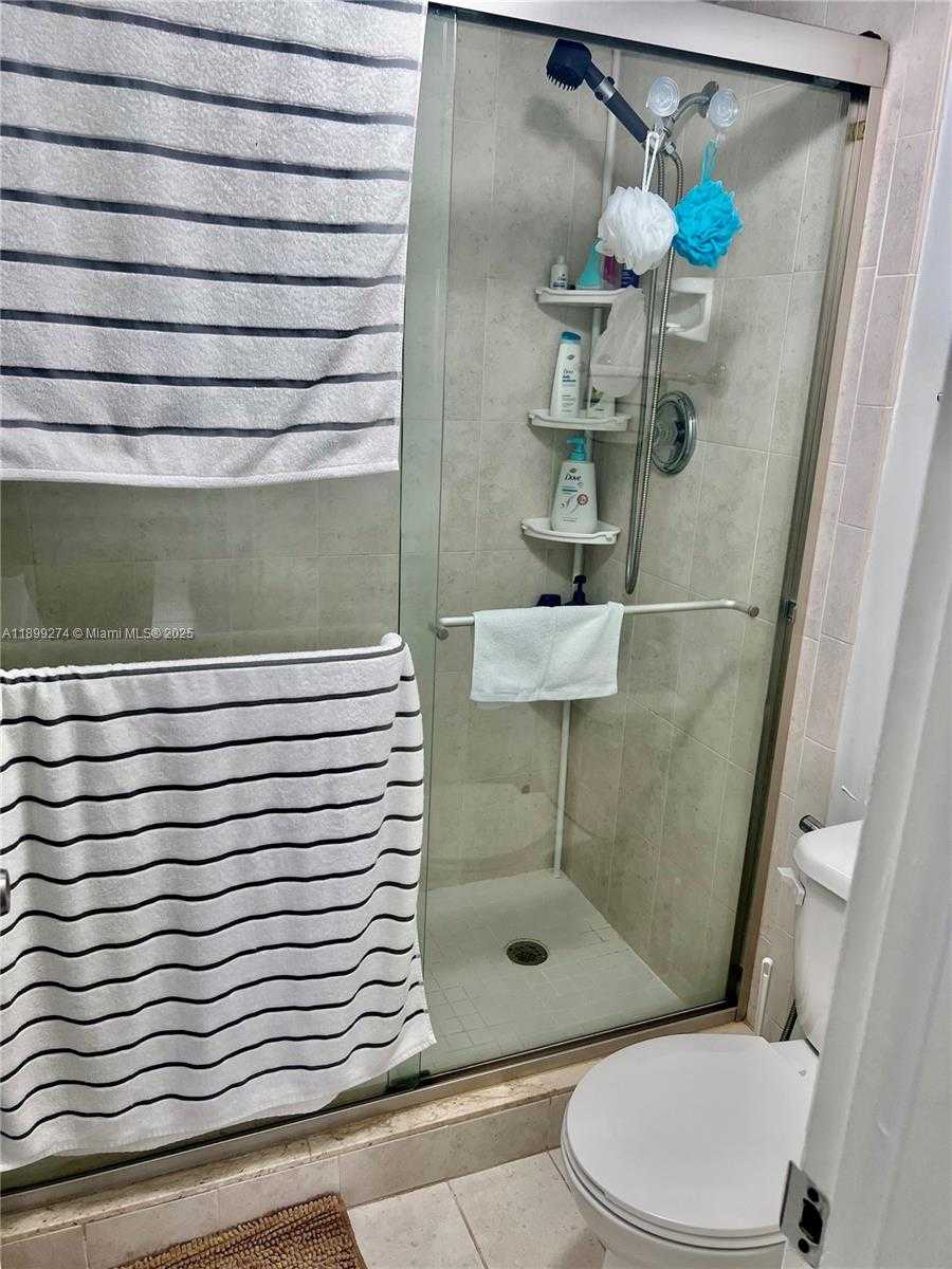 Small Image of 2016 BAY DR #203, Miami Beach Number 20