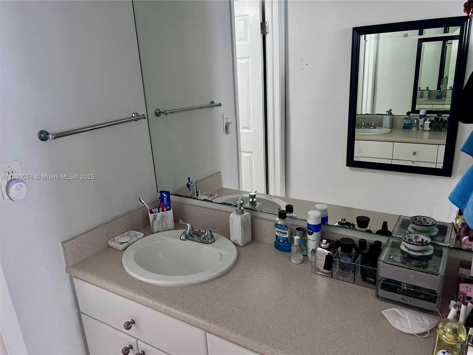 Small Image of 2016 BAY DR #203, Miami Beach Number 21