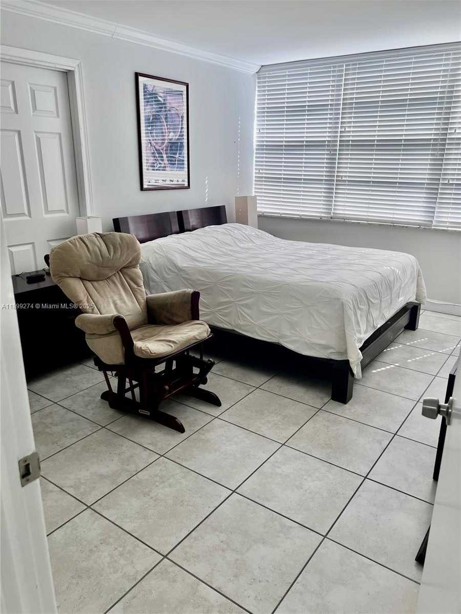 Small Image of 2016 BAY DR #203, Miami Beach Number 22