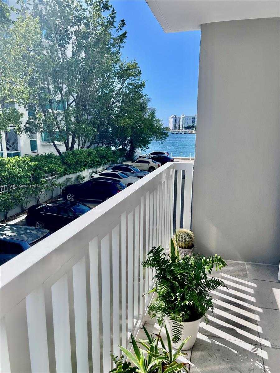 Small Image of 2016 BAY DR #203, Miami Beach Number 23