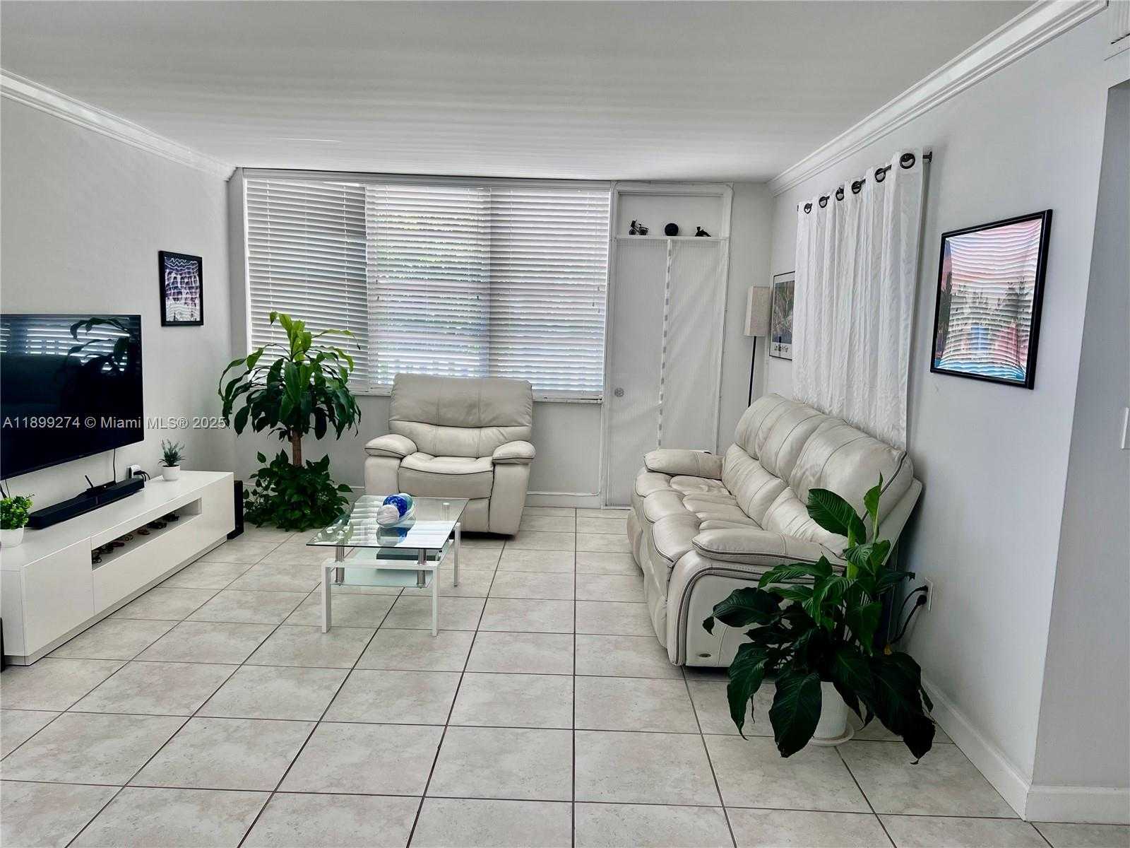 Small Image of 2016 BAY DR #203, Miami Beach Number 8