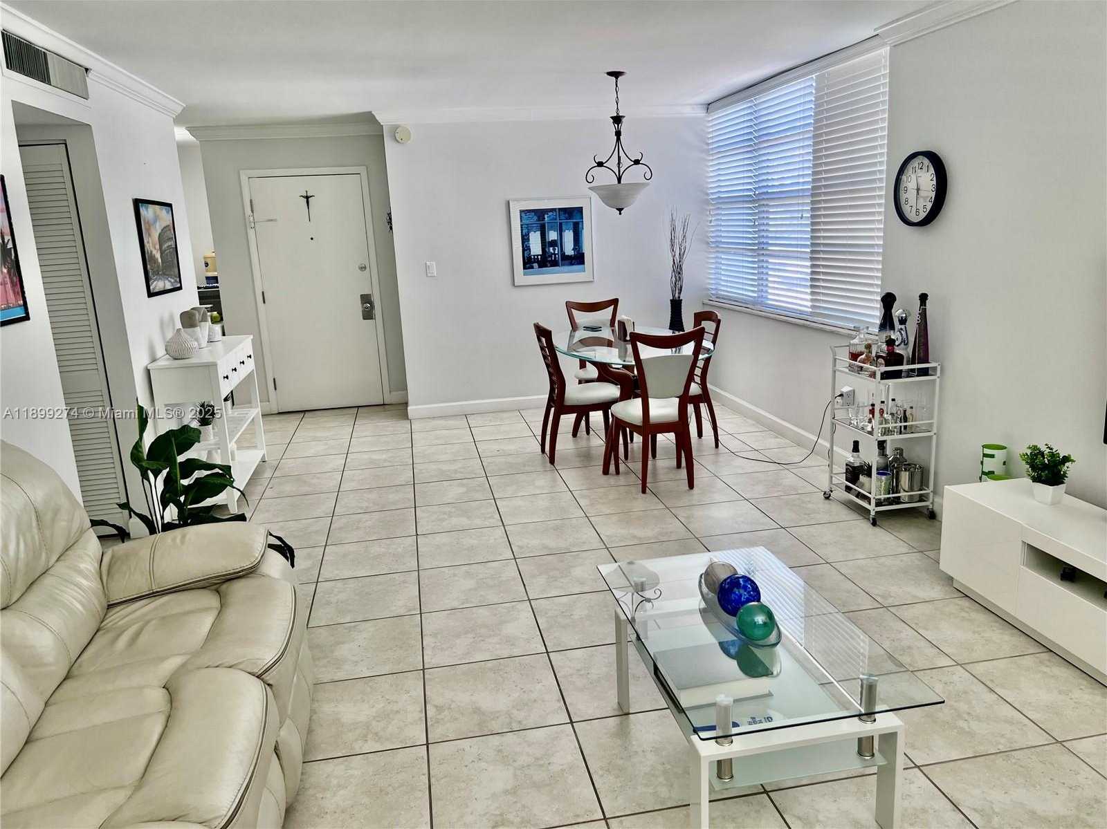Small Image of 2016 BAY DR #203, Miami Beach Number 9