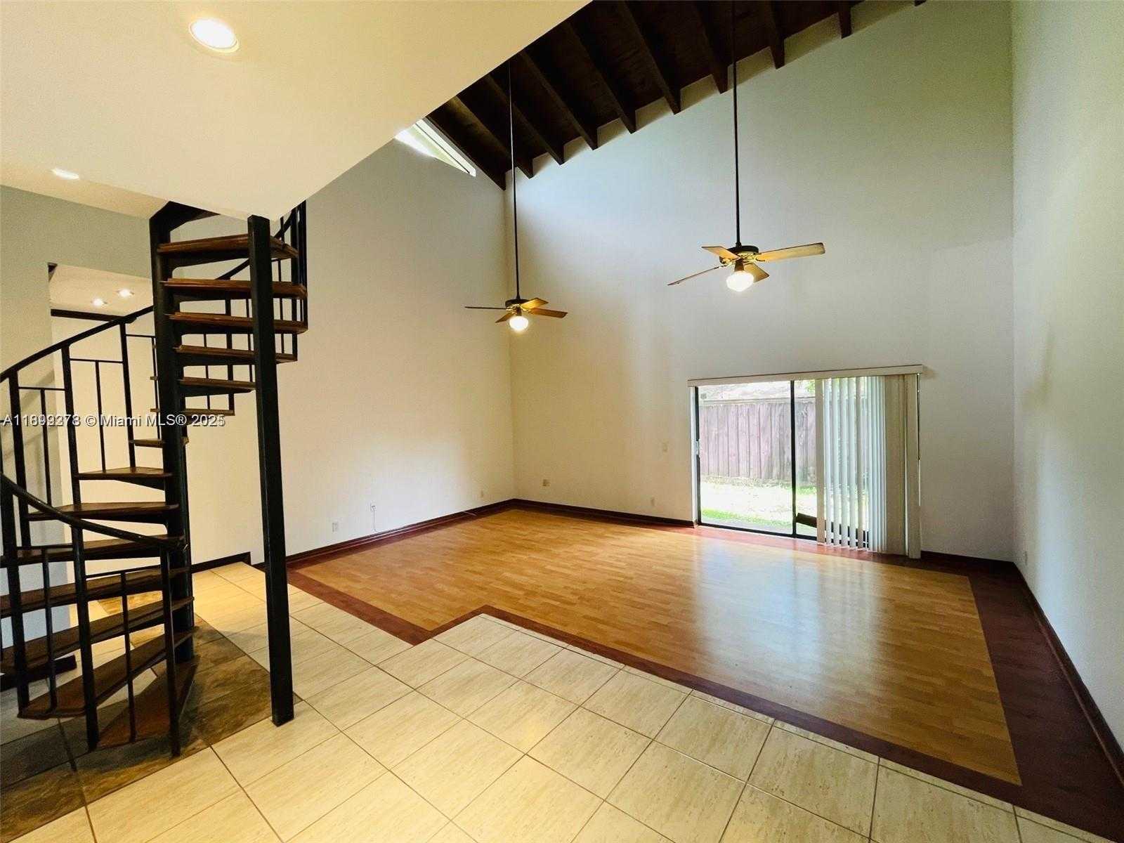 Small Image of 3911 FARRAGUT ST #3911, Hollywood Number 11