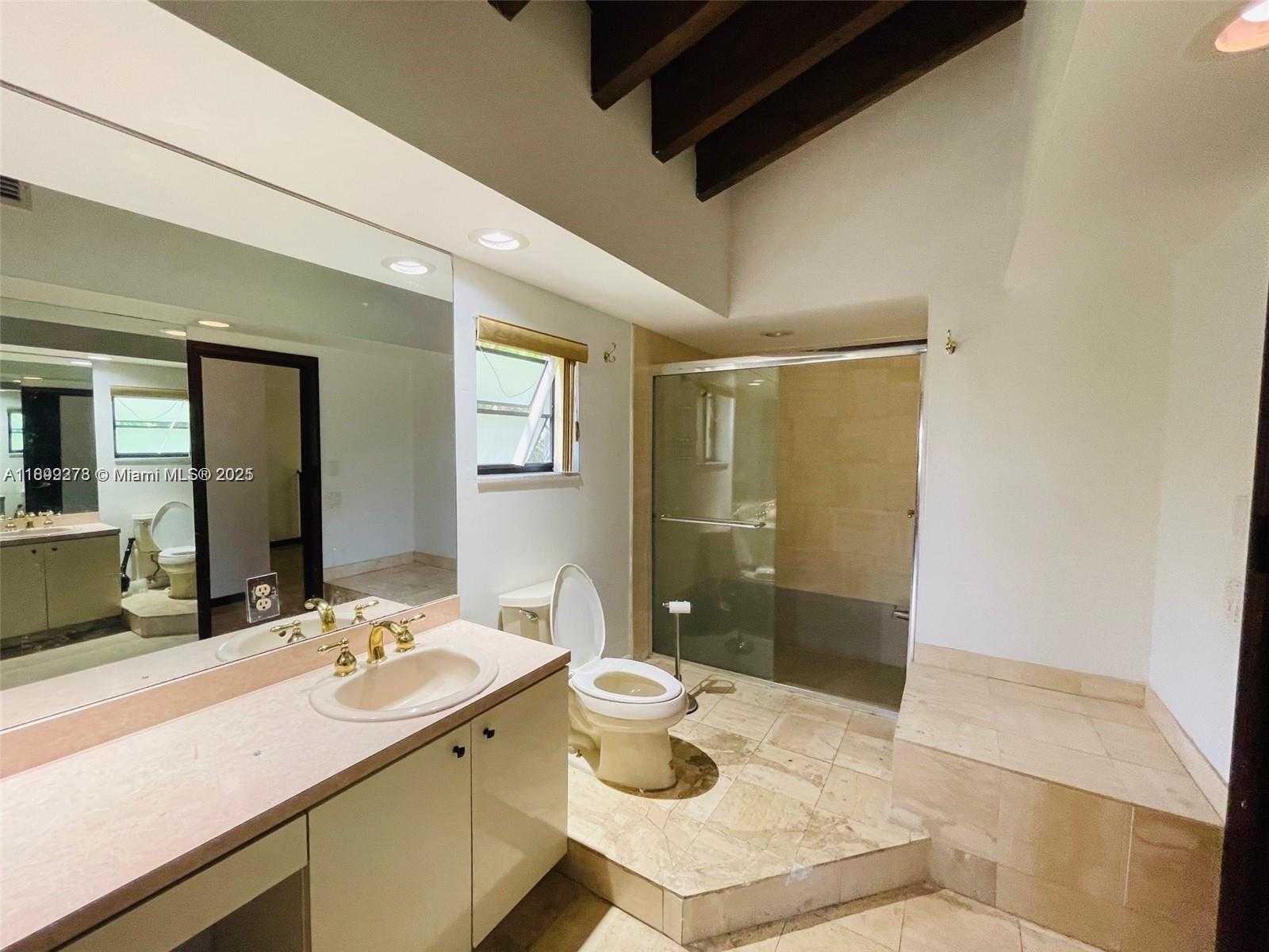 Small Image of 3911 FARRAGUT ST #3911, Hollywood Number 18