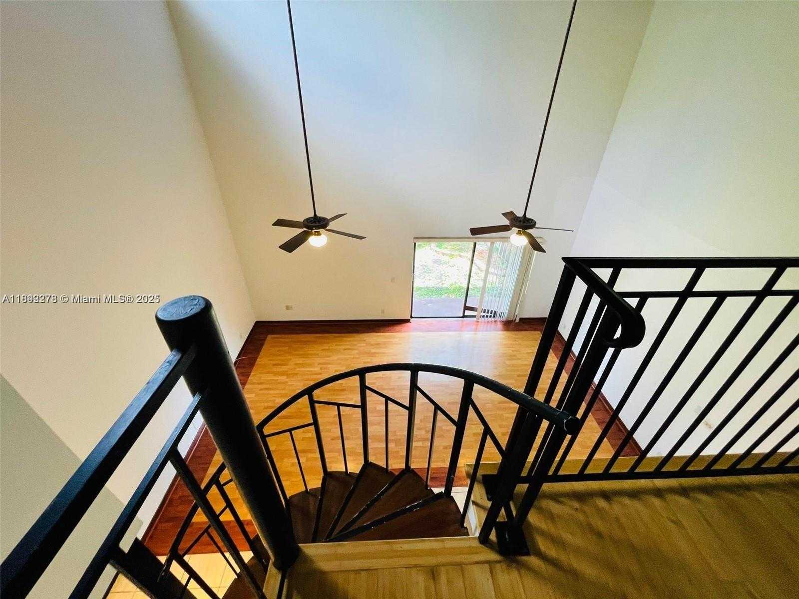 Small Image of 3911 FARRAGUT ST #3911, Hollywood Number 21