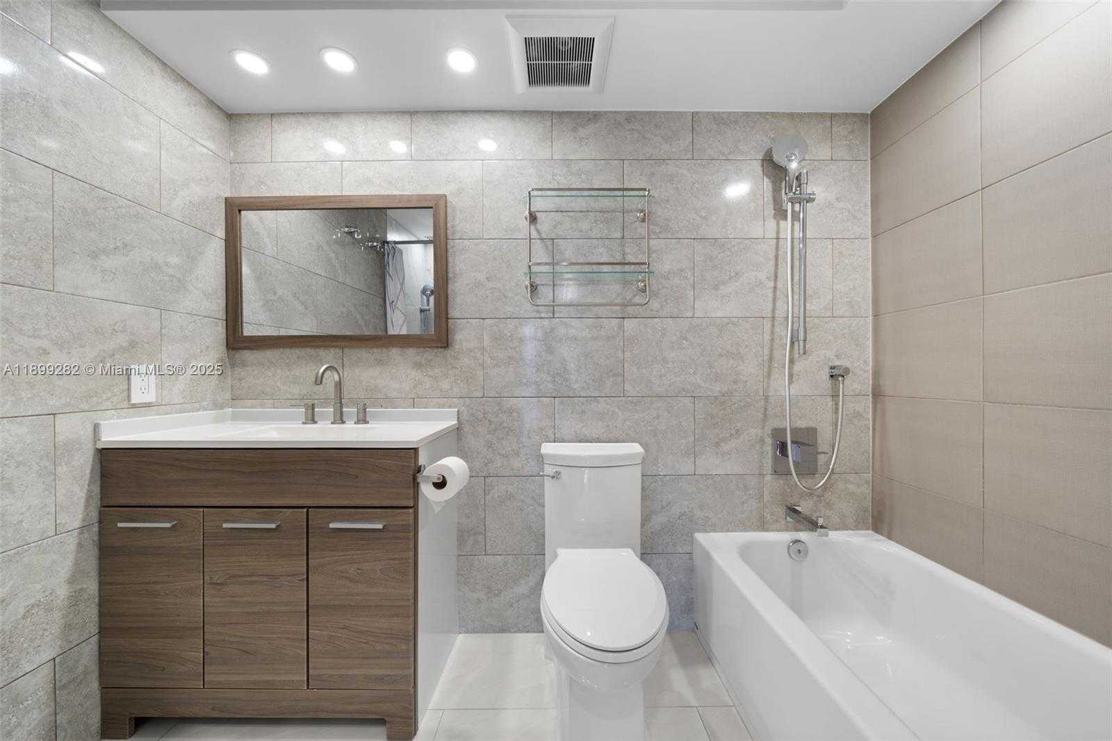 Small Image of 701 THREE ISLANDS BLVD #411, Hallandale Beach Number 19