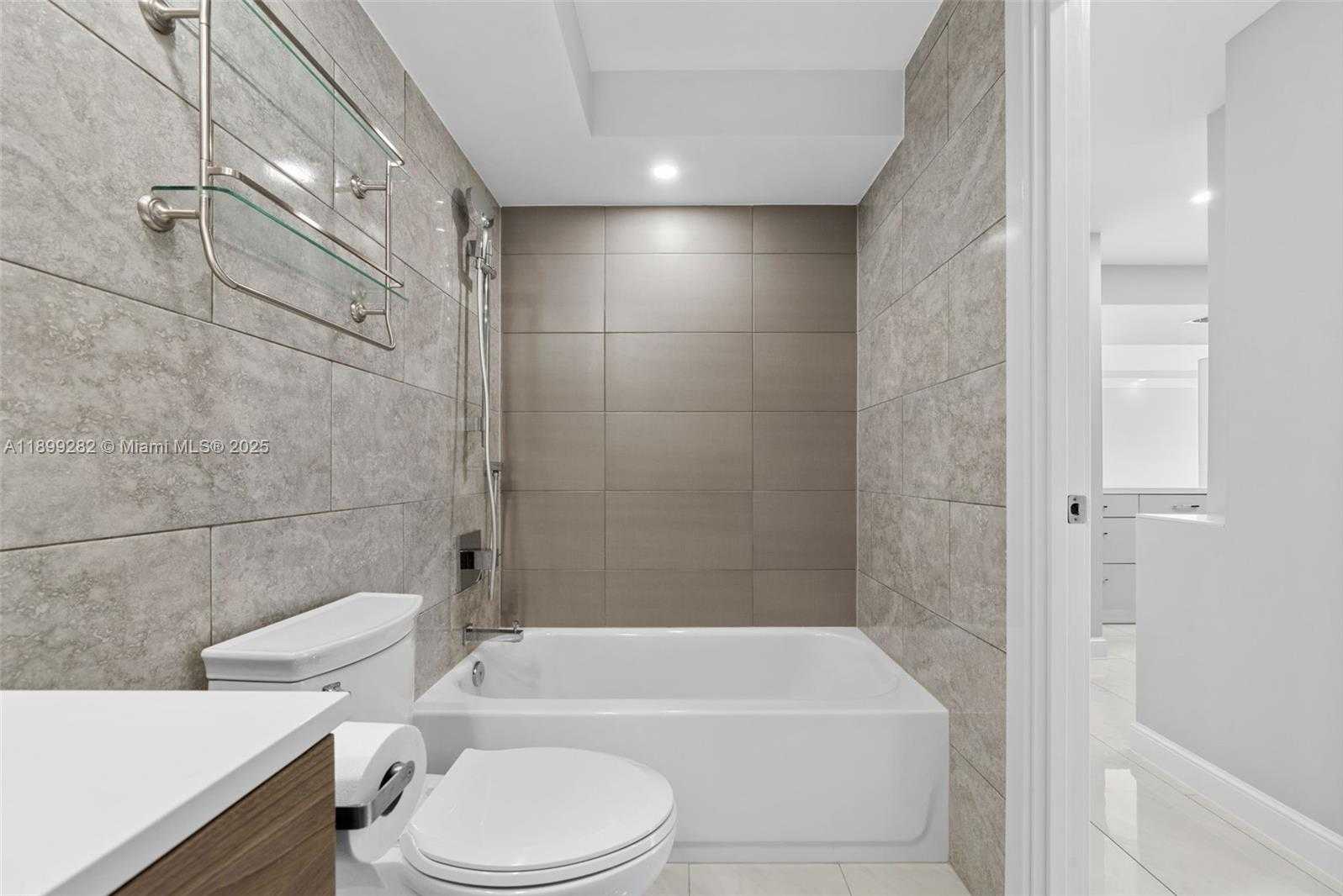 Small Image of 701 THREE ISLANDS BLVD #411, Hallandale Beach Number 20