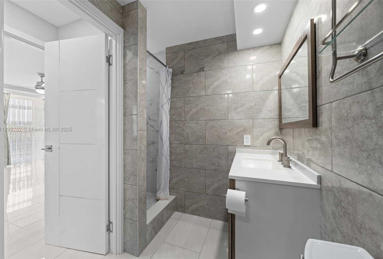 Small Image of 701 THREE ISLANDS BLVD #411, Hallandale Beach Number 21