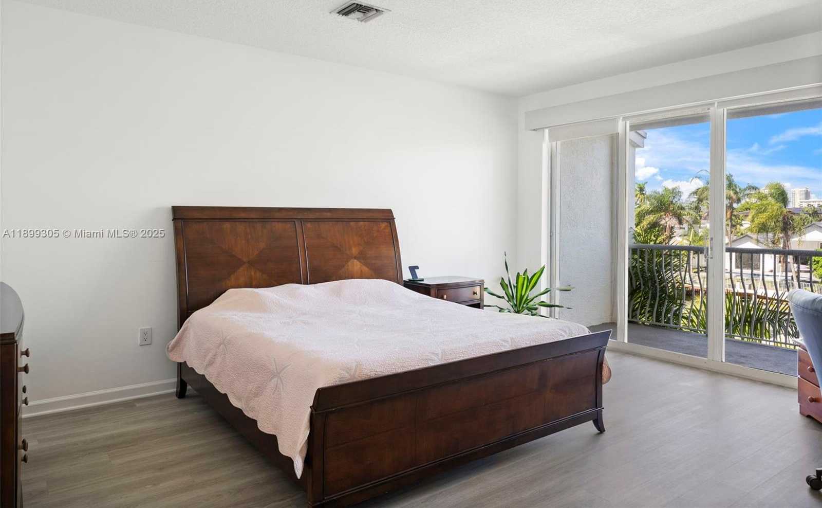 Small Image of 3745 NORTH EAST 214TH ST #37, Aventura Number 39