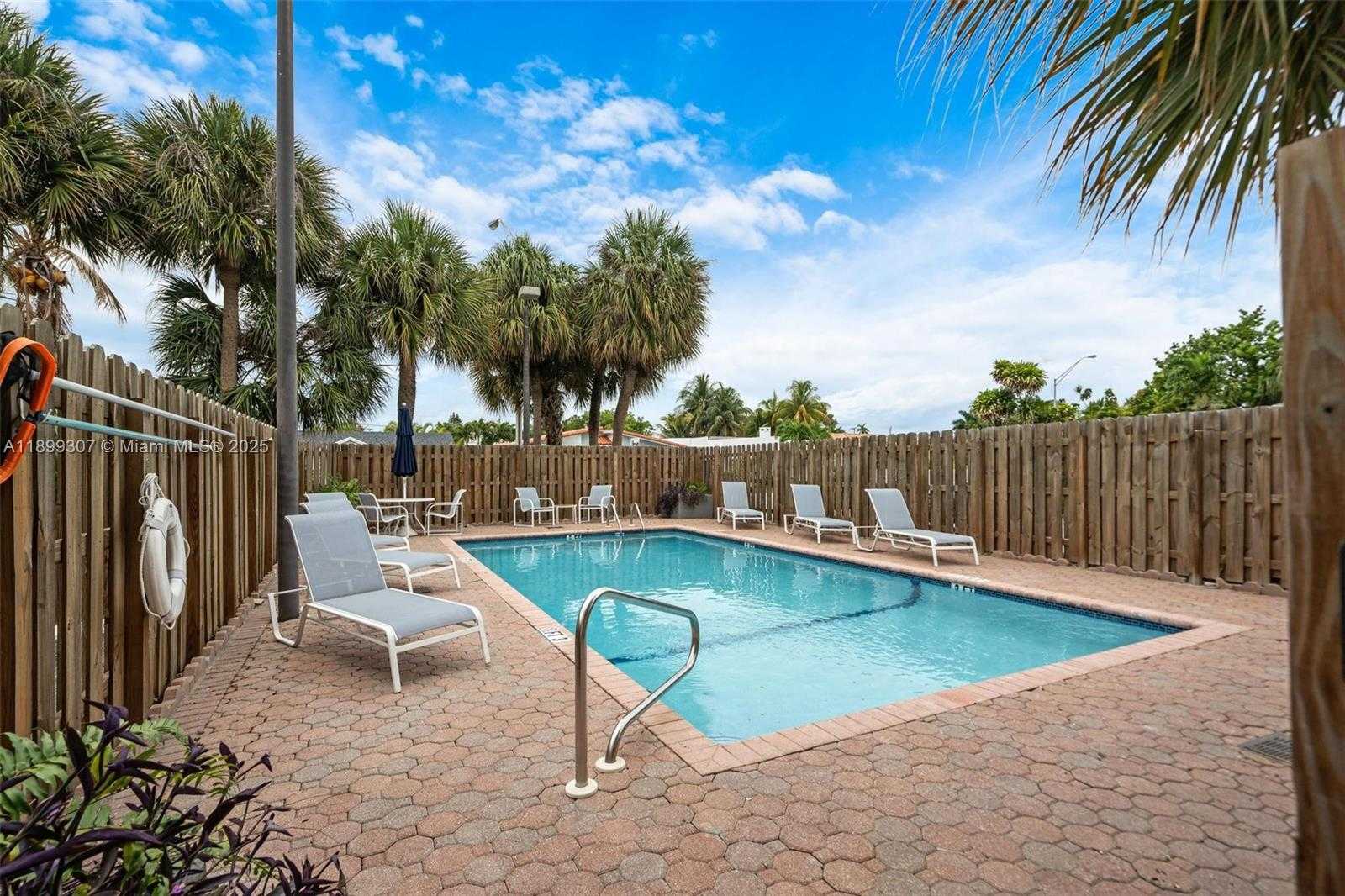 Small Image of 8900 COLLINS AVE #301, Surfside Number 27