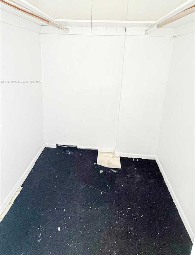 Small Image of 1351 Miami Gardens Dr, Miami Gardens, FL 33169, USA Number 15