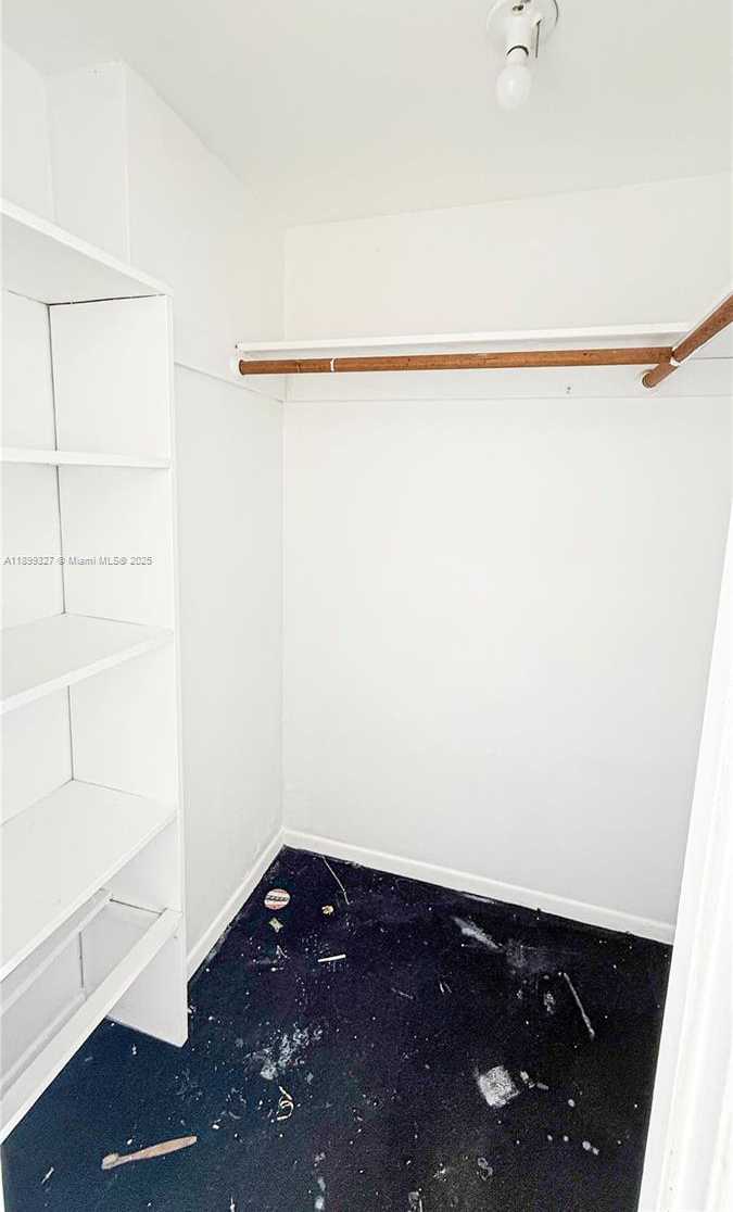 Small Image of 1351 Miami Gardens Dr, Miami Gardens, FL 33169, USA Number 16