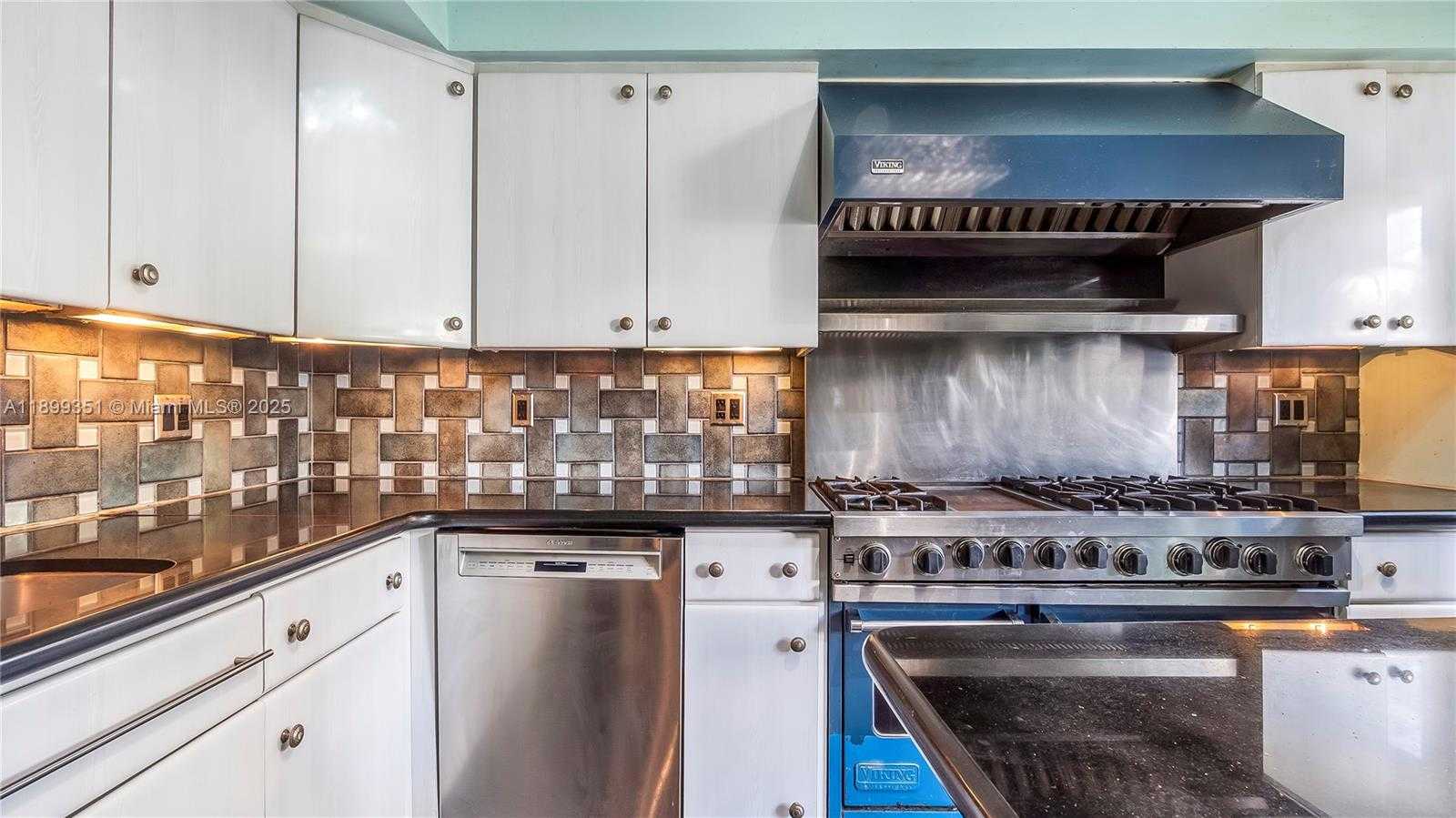 Small Image of 430 POINCIANA ISLAND DR #1710, Sunny Isles Beach Number 14