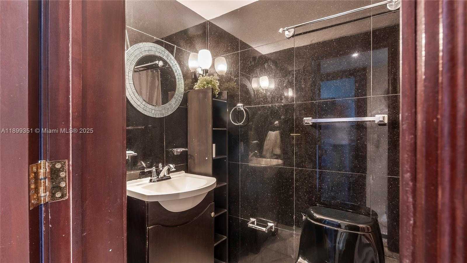 Small Image of 430 POINCIANA ISLAND DR #1710, Sunny Isles Beach Number 30