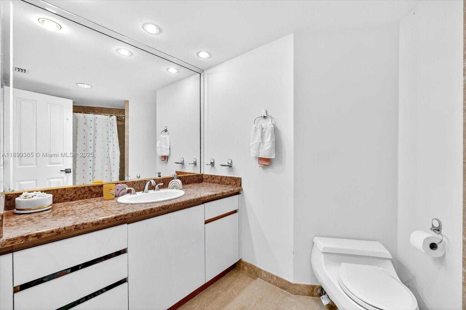 Small Image of 2127 BRICKELL AVE #2005, Miami Number 23