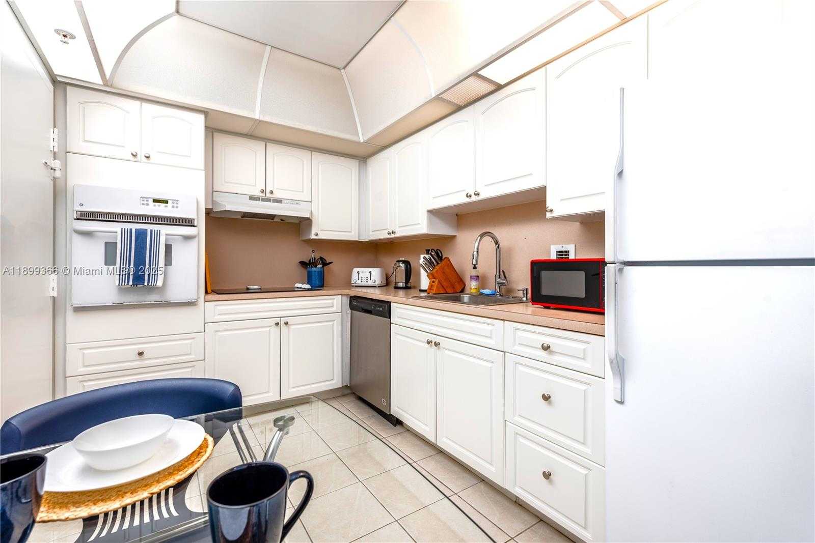 Small Image of 4001 SOUTH OCEAN DR #12K, Hollywood Number 7