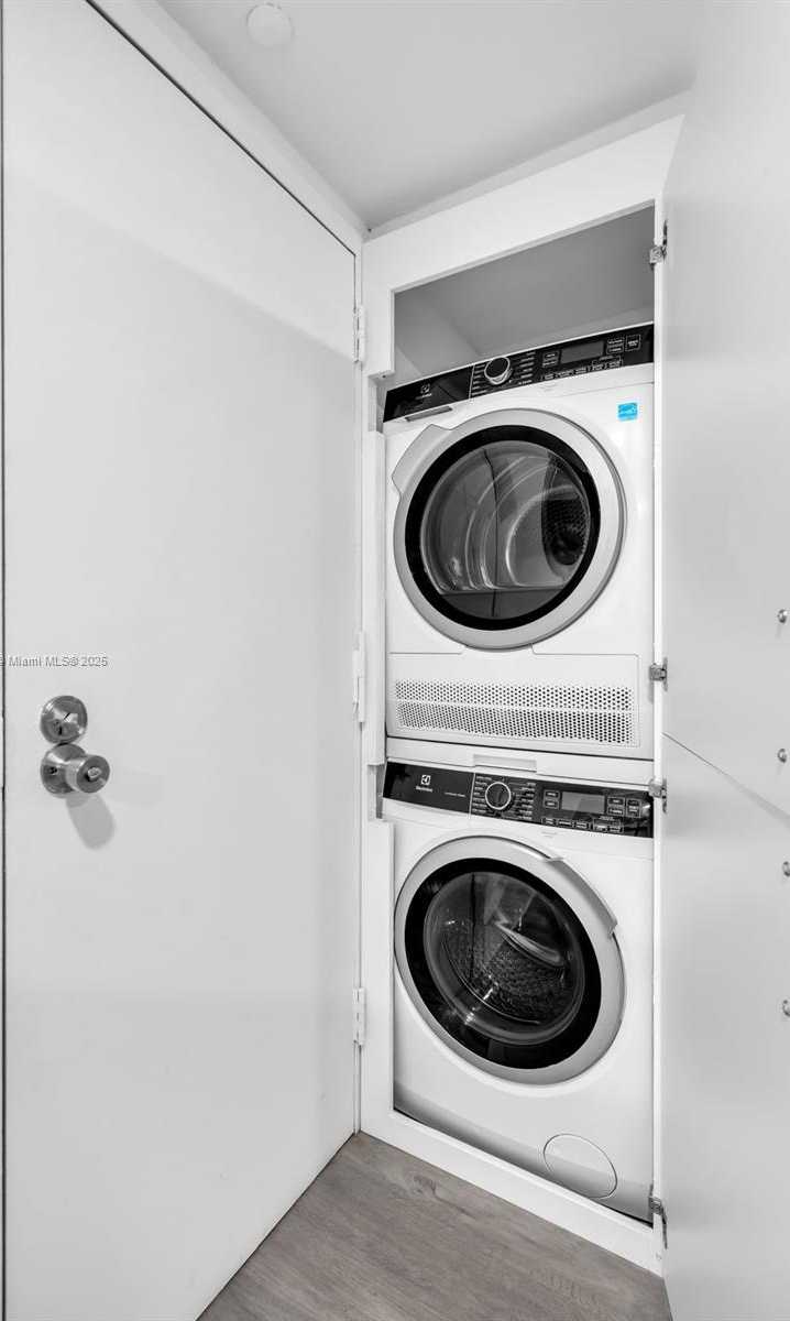 Small Image of 2333 BRICKELL AVE #PH208, Miami Number 14