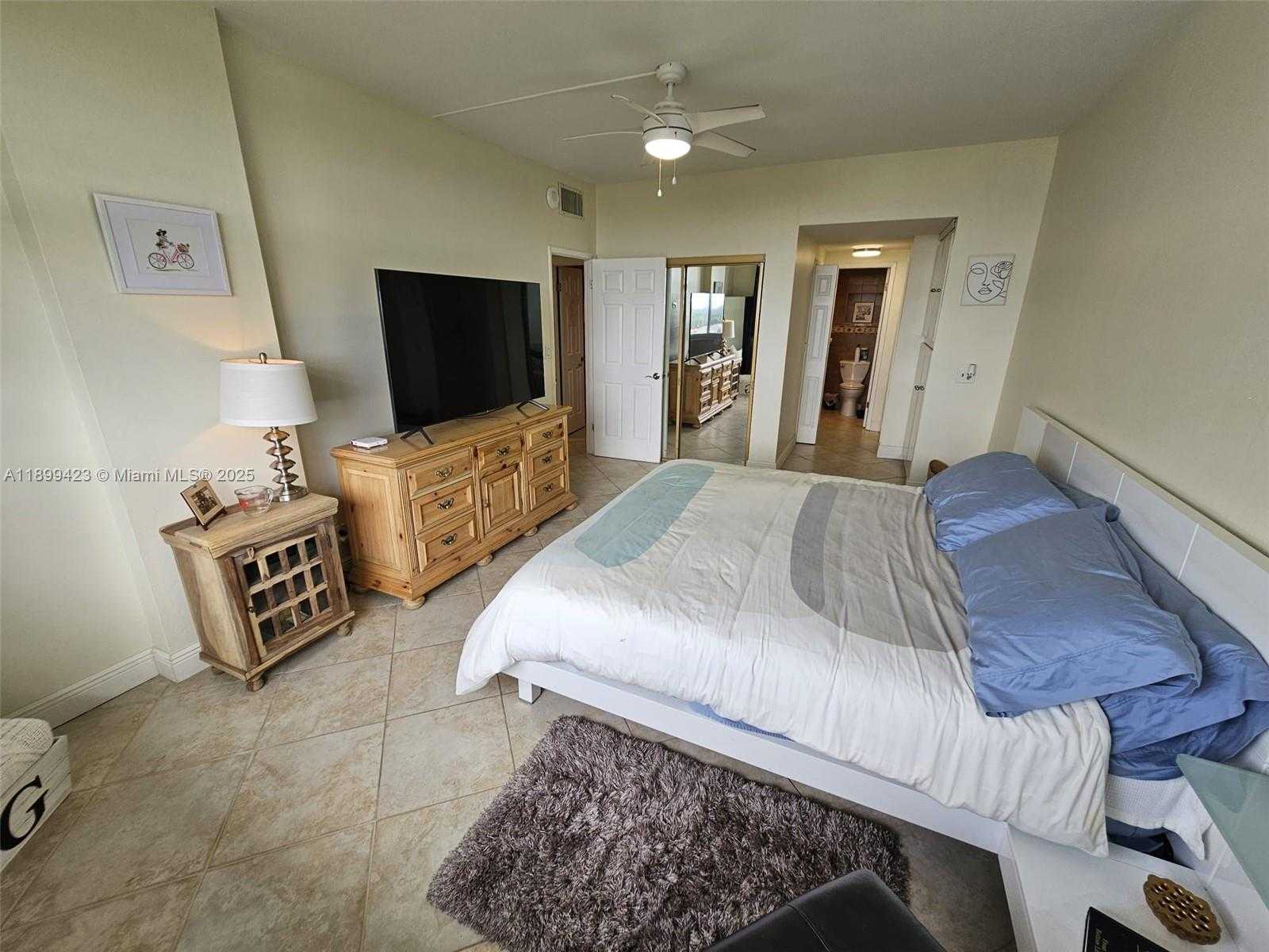 Small Image of 4200 HILLCREST DR #1015, Hollywood Number 10