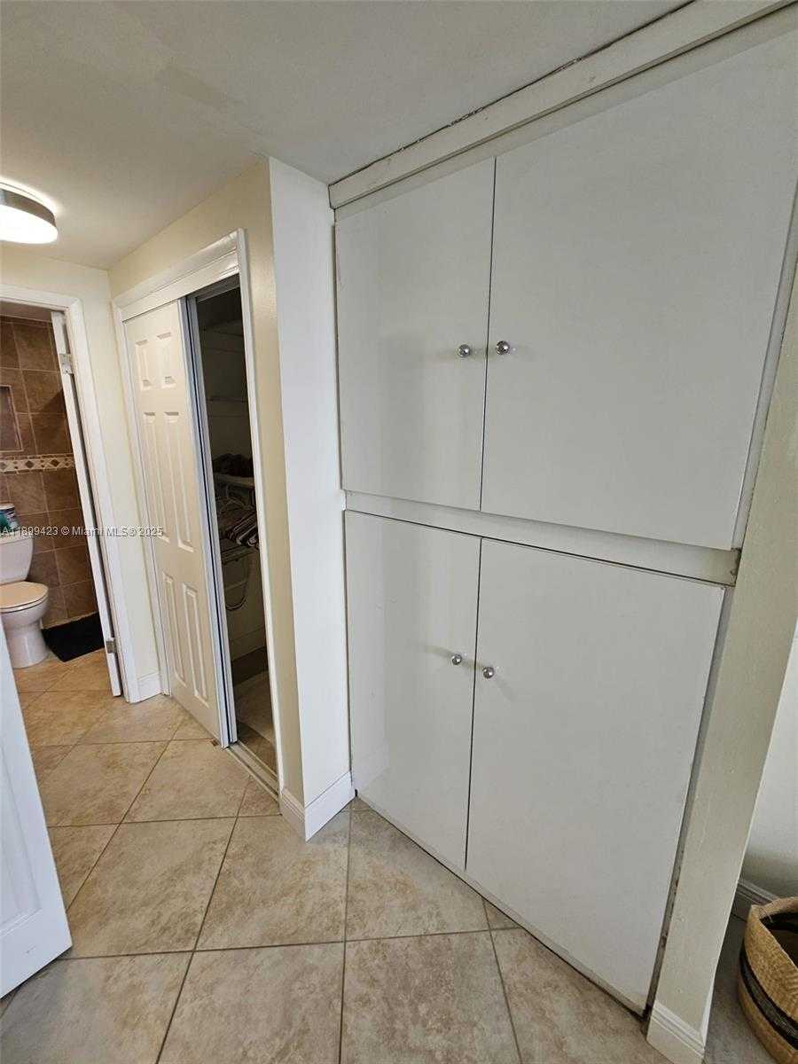 Small Image of 4200 HILLCREST DR #1015, Hollywood Number 11