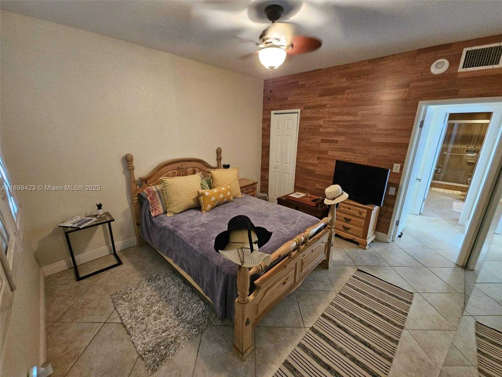 Small Image of 4200 HILLCREST DR #1015, Hollywood Number 22