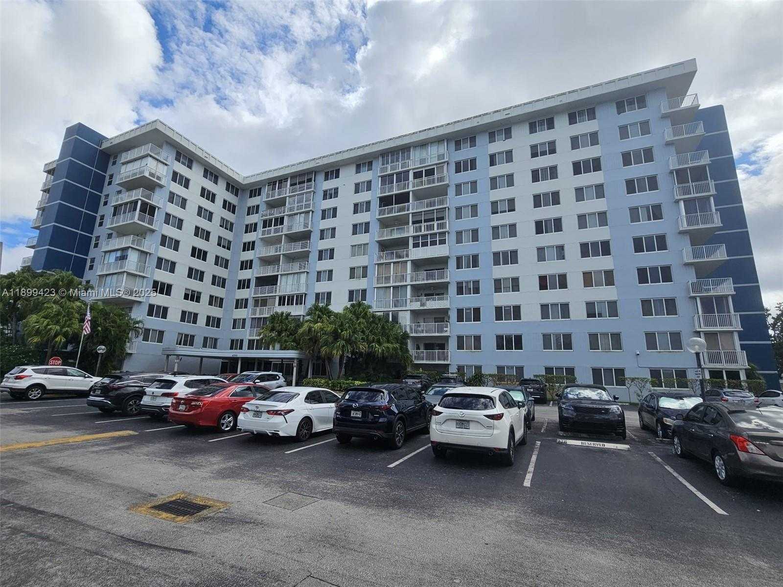 Small Image of 4200 HILLCREST DR #1015, Hollywood Number 24