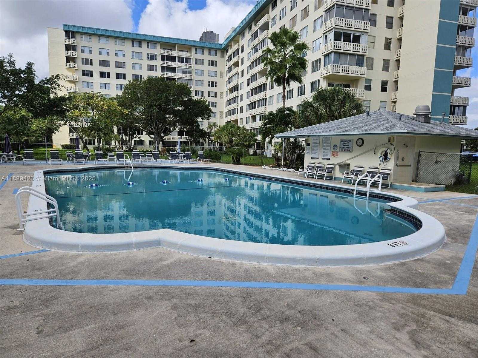 Small Image of 4200 HILLCREST DR #1015, Hollywood Number 28