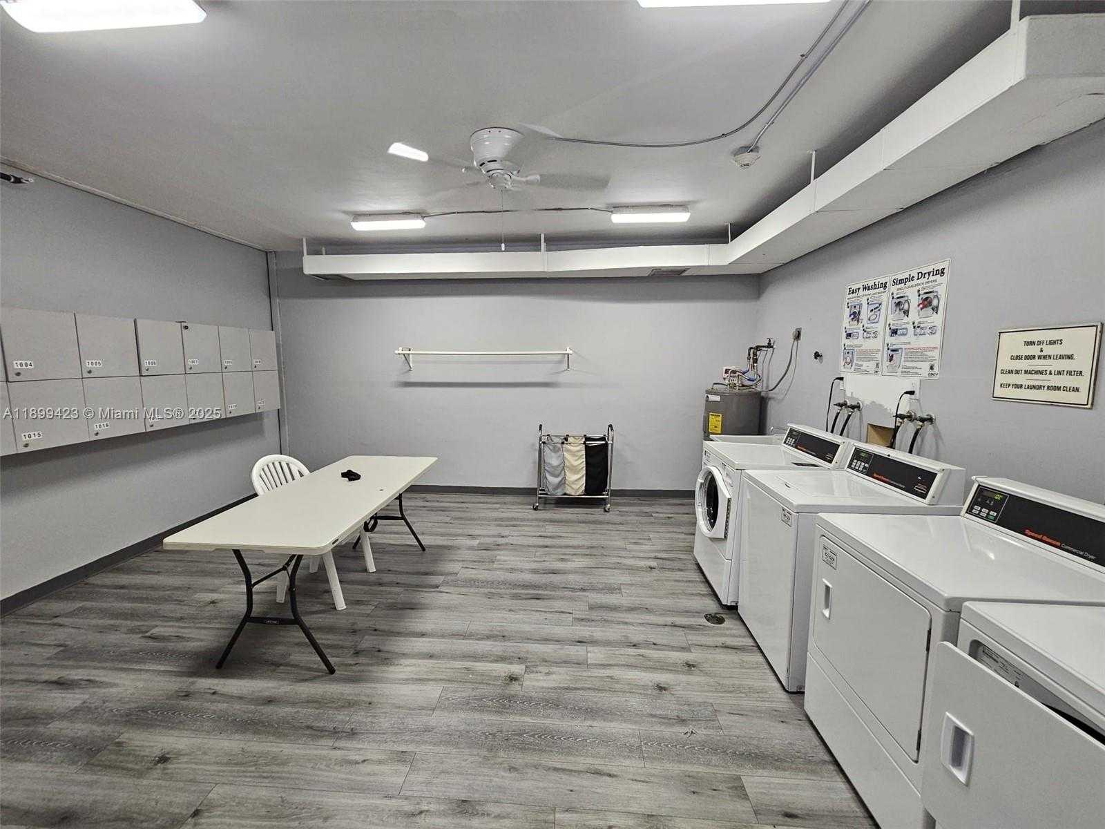 Small Image of 4200 HILLCREST DR #1015, Hollywood Number 29