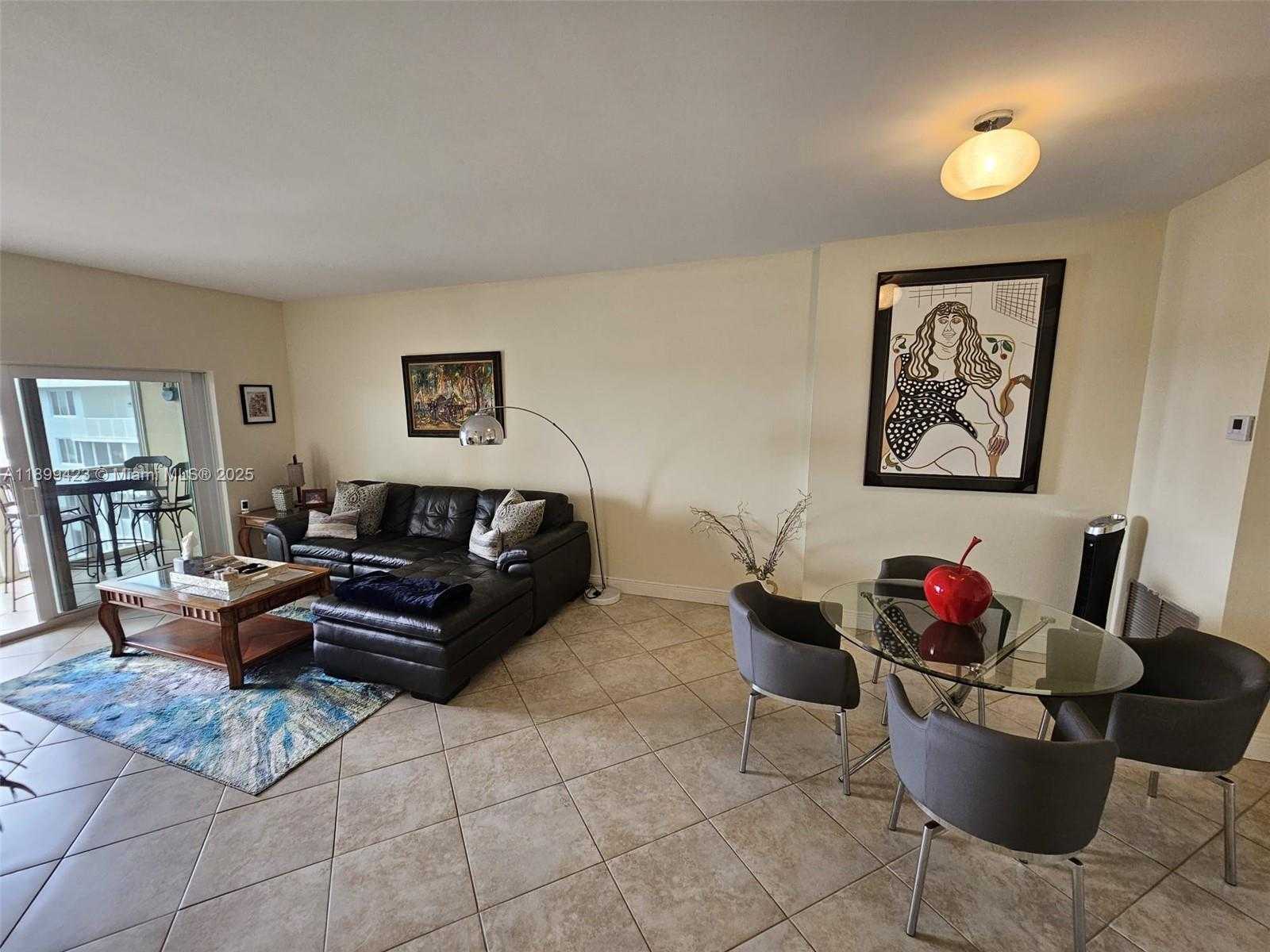 Small Image of 4200 HILLCREST DR #1015, Hollywood Number 3