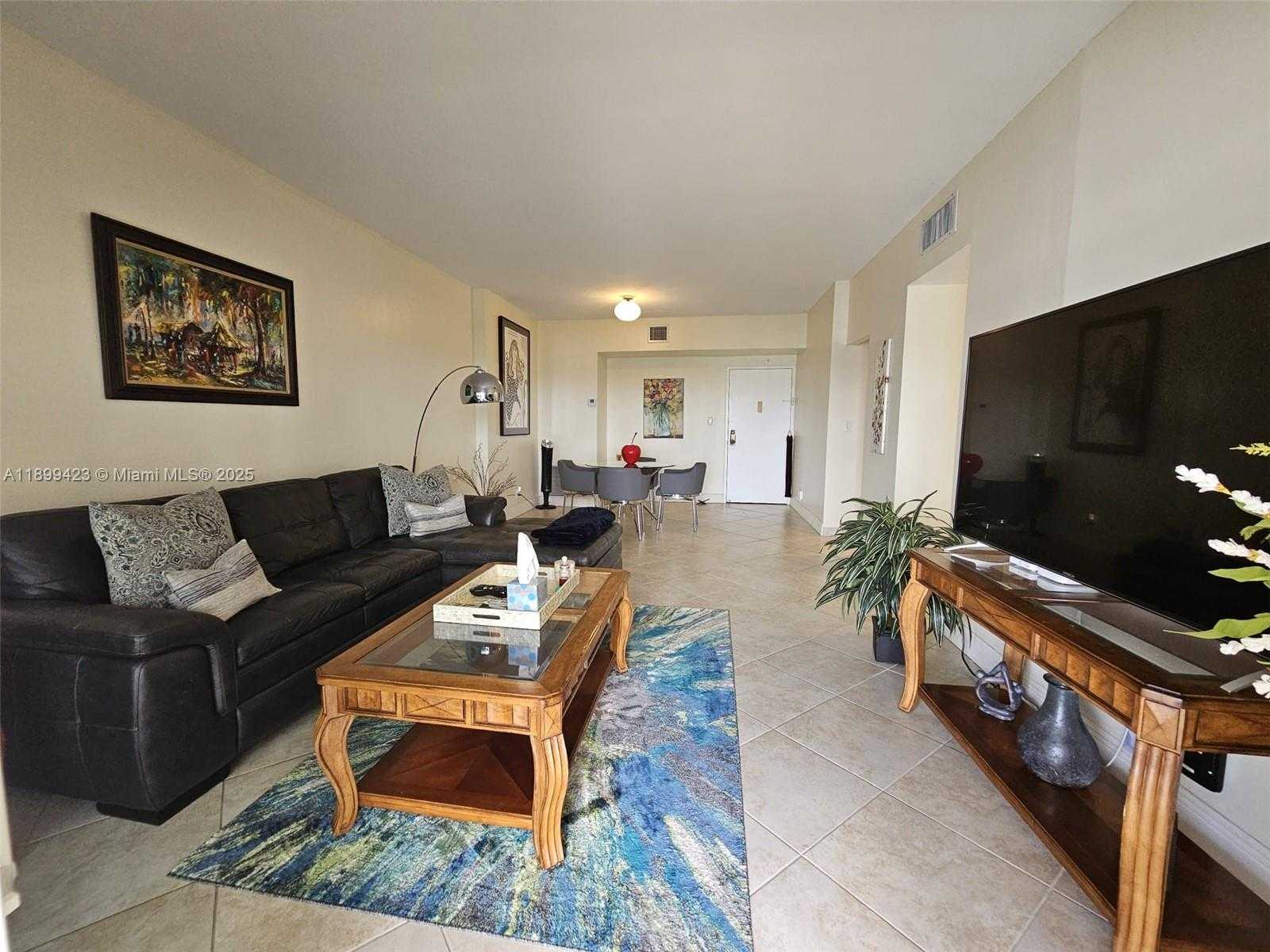 Small Image of 4200 HILLCREST DR #1015, Hollywood Number 4