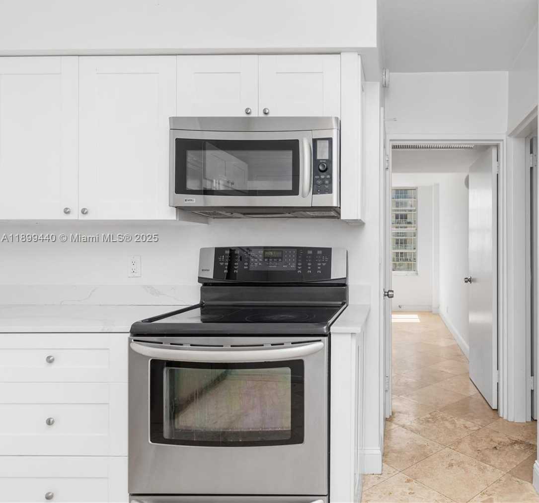 Small Image of 5700 COLLINS #10D, Miami Beach Number 15