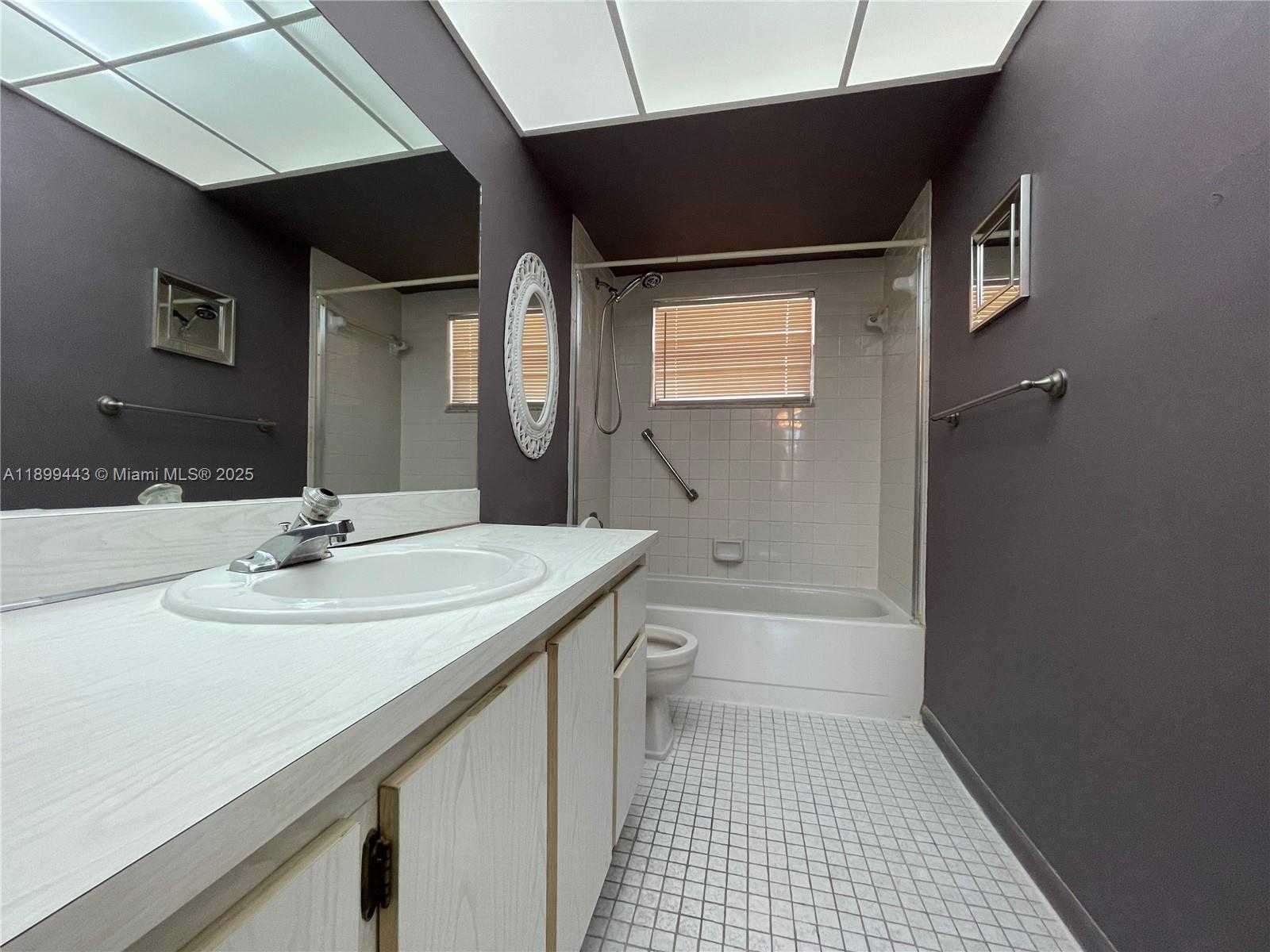 Small Image of 10123 SUNRISE LAKES BLVD #208, Sunrise Number 16