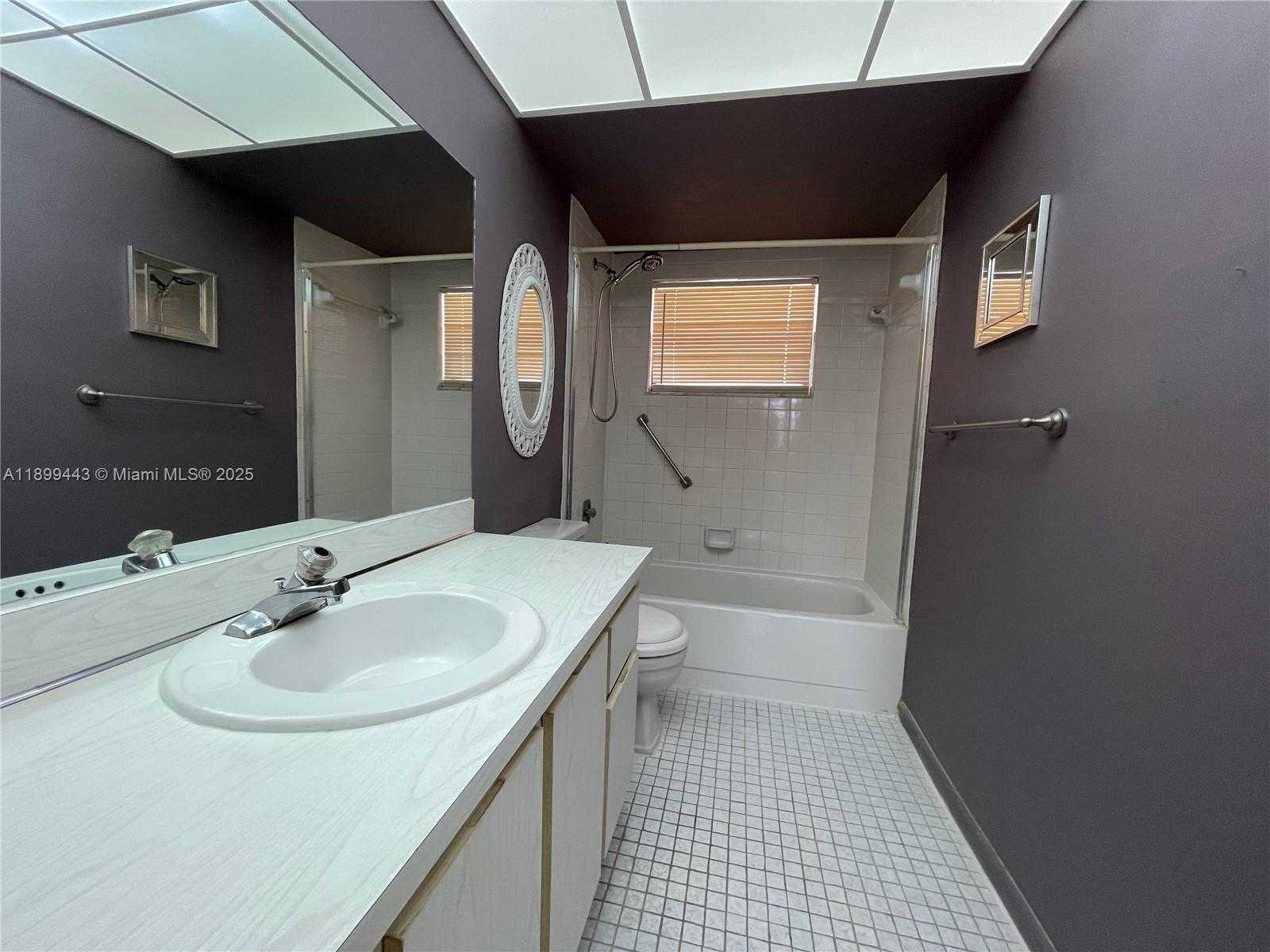 Small Image of 10123 SUNRISE LAKES BLVD #208, Sunrise Number 17