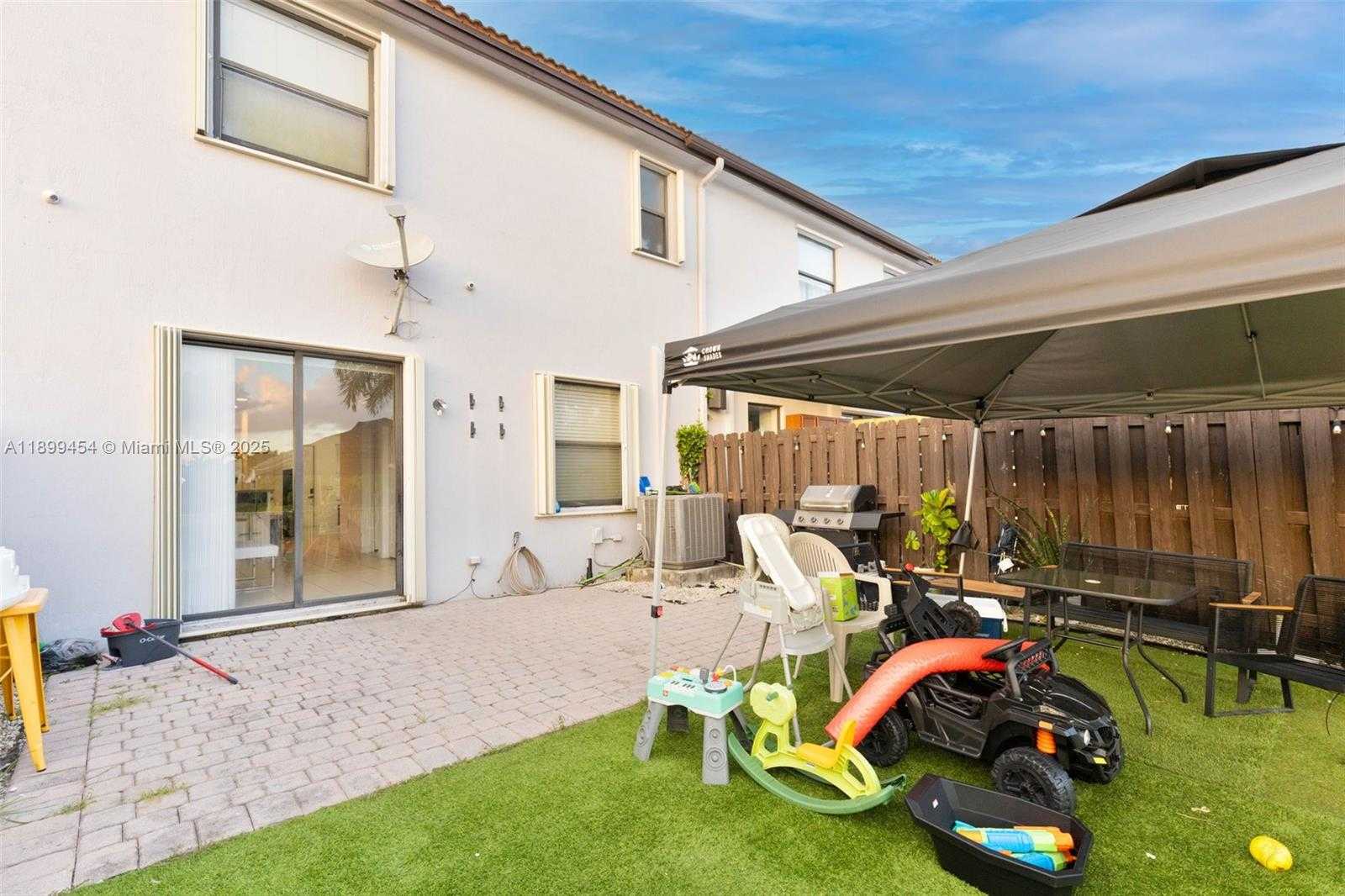 Small Image of 11628 NORTH WEST 87TH LN, Doral Number 16