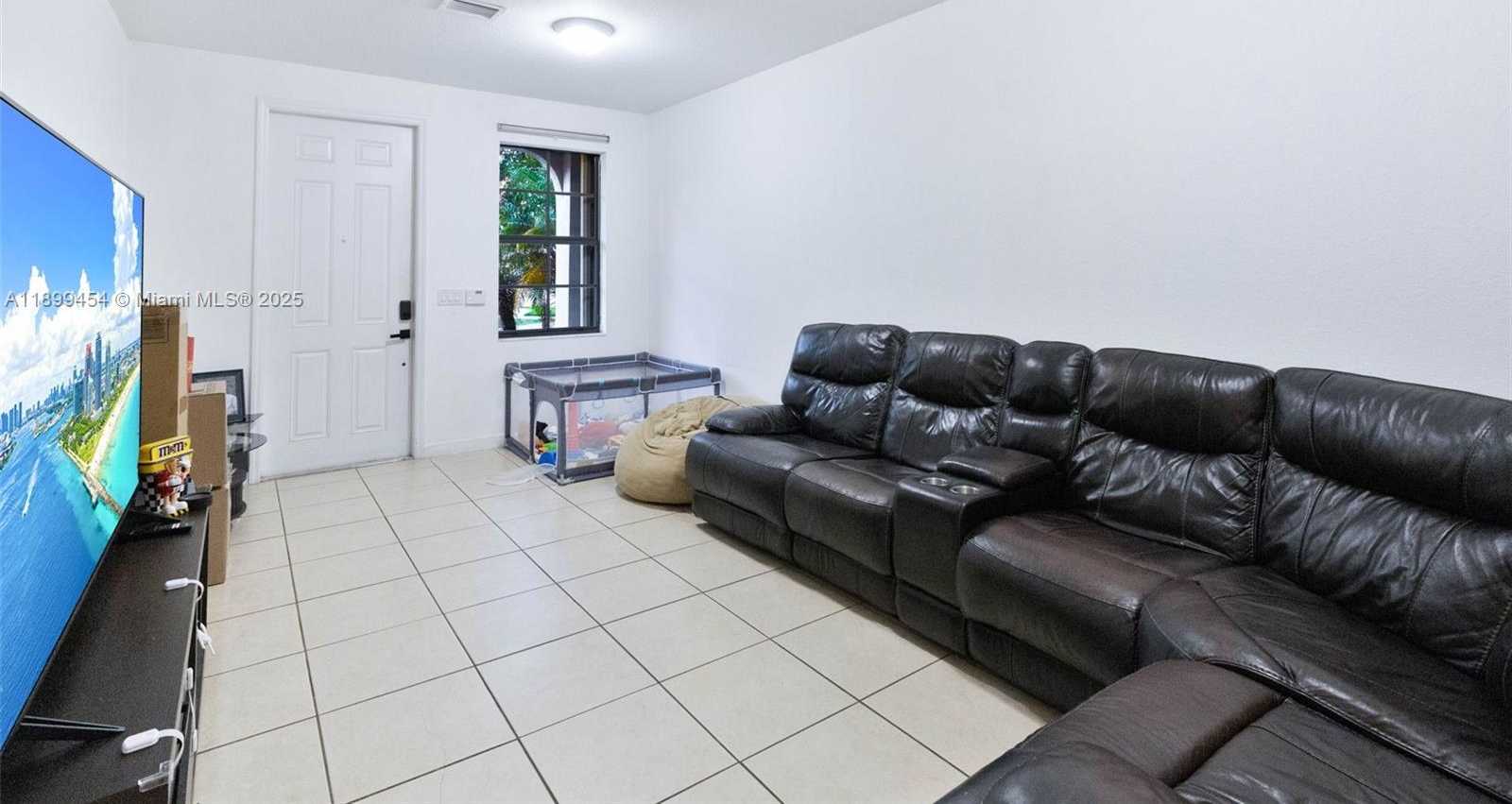 Small Image of 11628 NORTH WEST 87TH LN, Doral Number 17